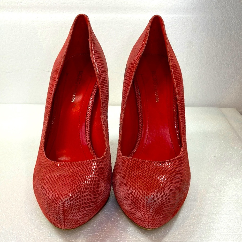BCBG Eneretion Red leather heels size 8